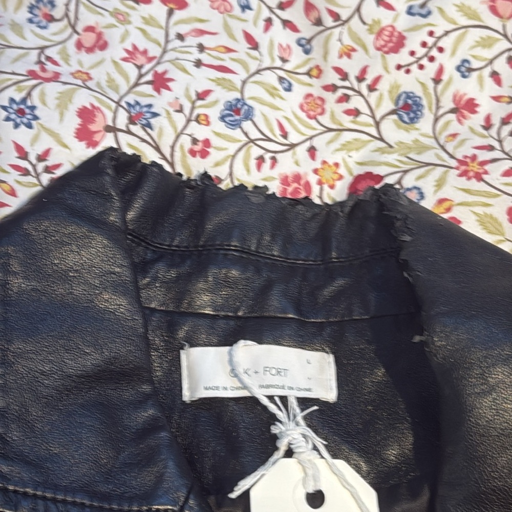 Cropped leather jacket - Picture 6 of 6